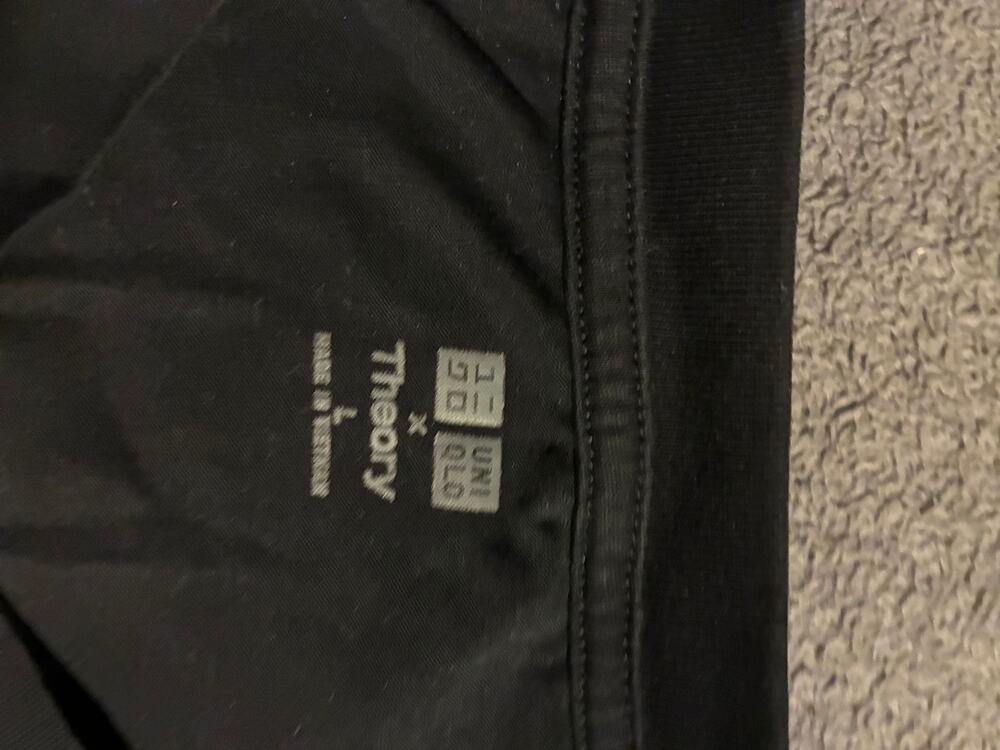 Theory x UNIQLO T-Shirt Mens Black Pocket Short Sleeve Crew Tee